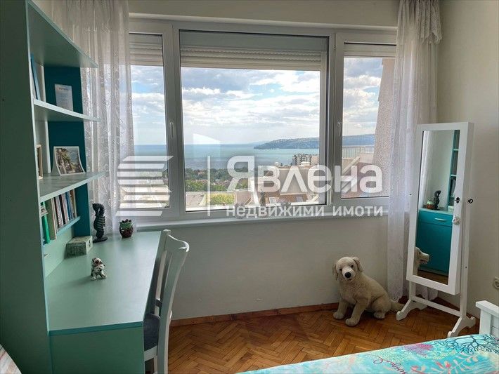 Продава се Тристаен апартамент в Варна, Бриз - 77 кв.м за 2416 €/кв.м - Снимка #3