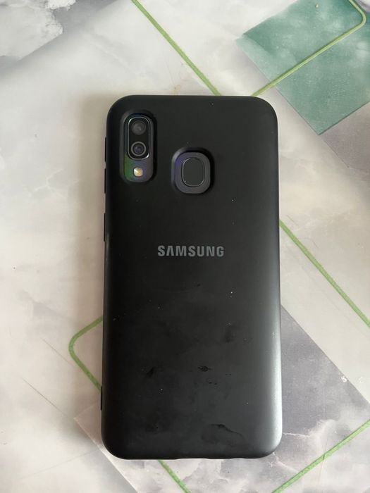 Samsung a40 64гб