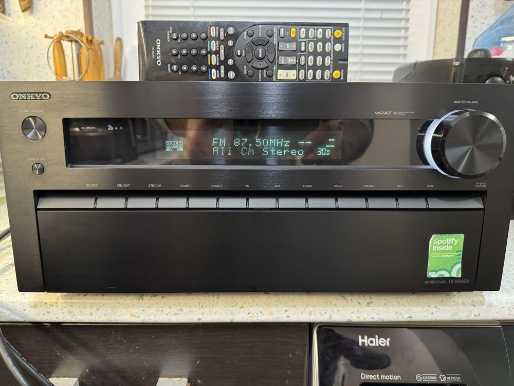Onkyo TX-NR828 Bluetooth Wi-Fi