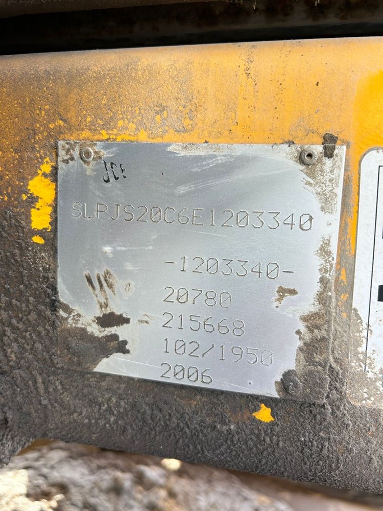 Продам гусеничный экскаватор JCB