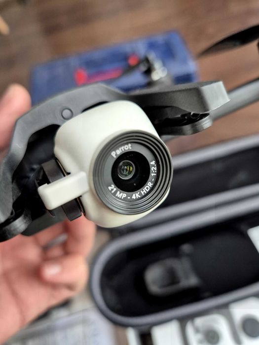4К дрон Parrot Anafi