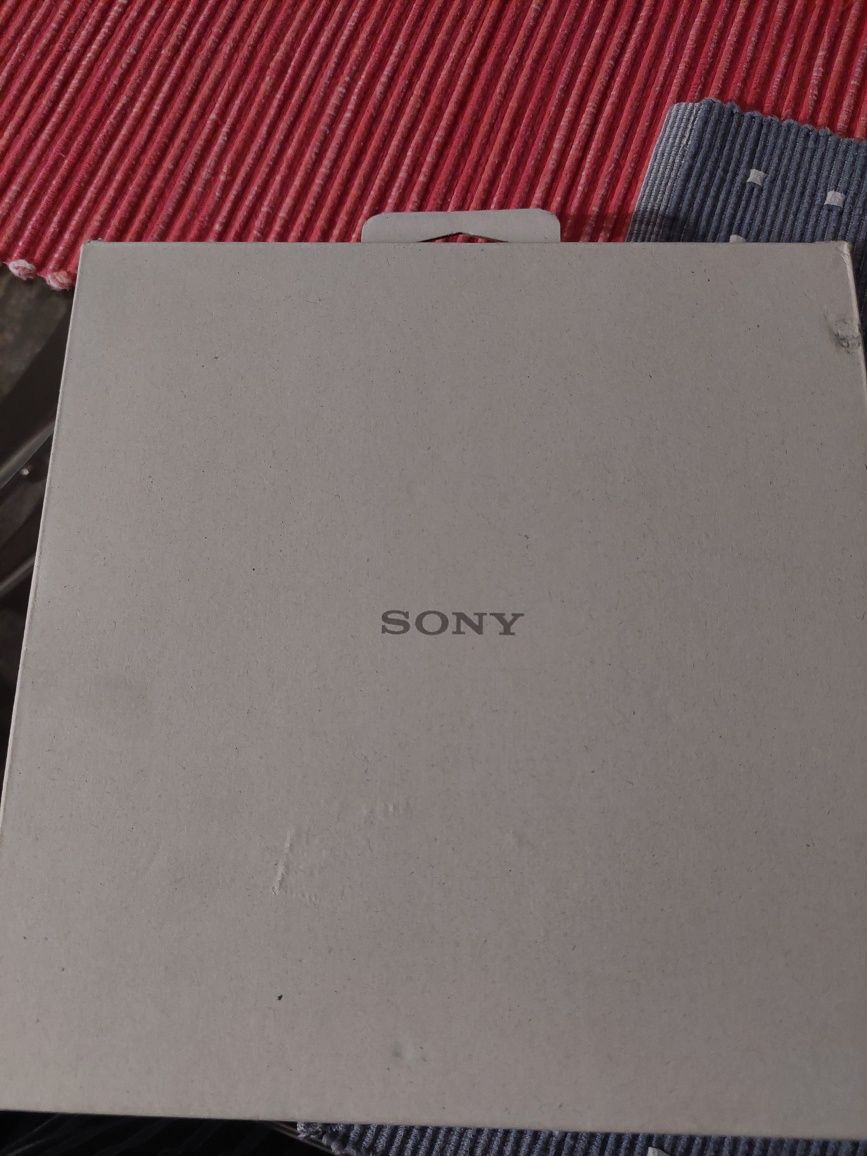 Безжичини слушалки марка SONY