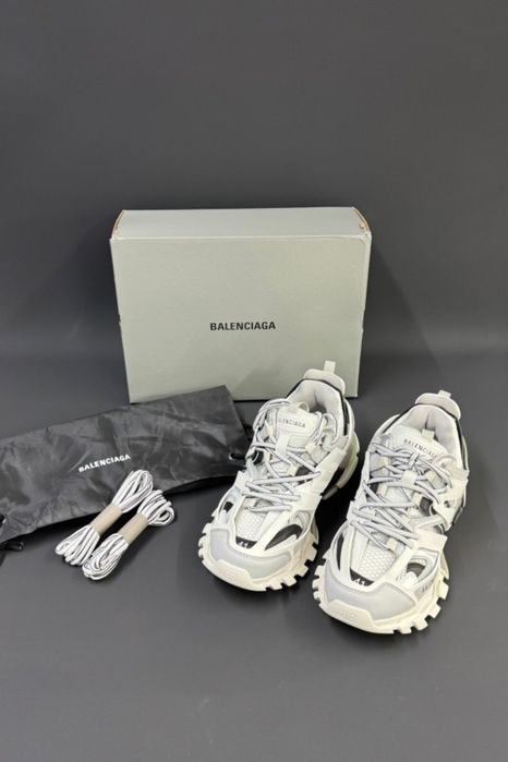 Balenciaga truck