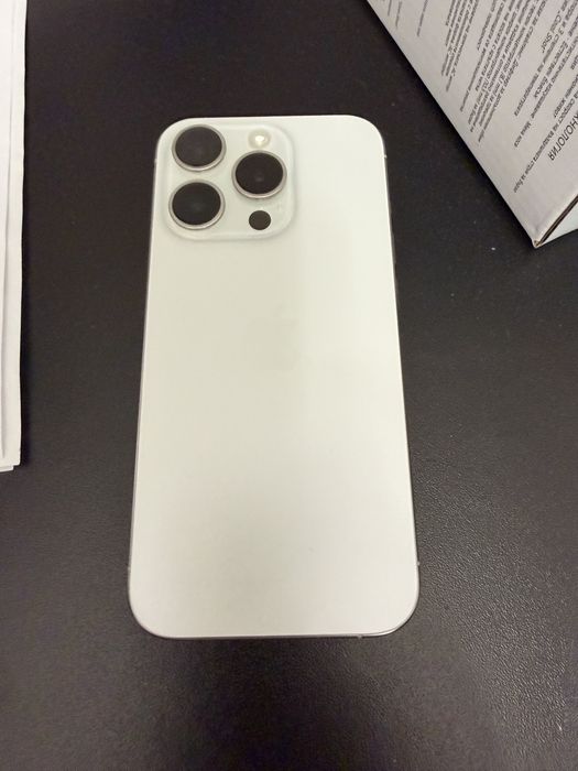 Продавам iPhone 15 Pro