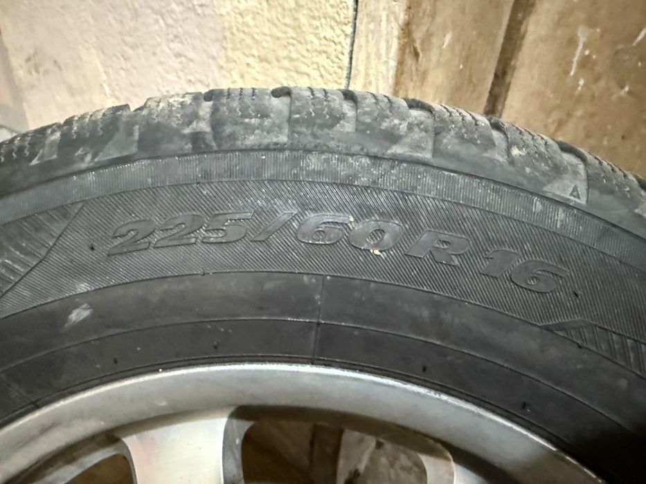 Зимни гуми u Джанти 225/60 R16