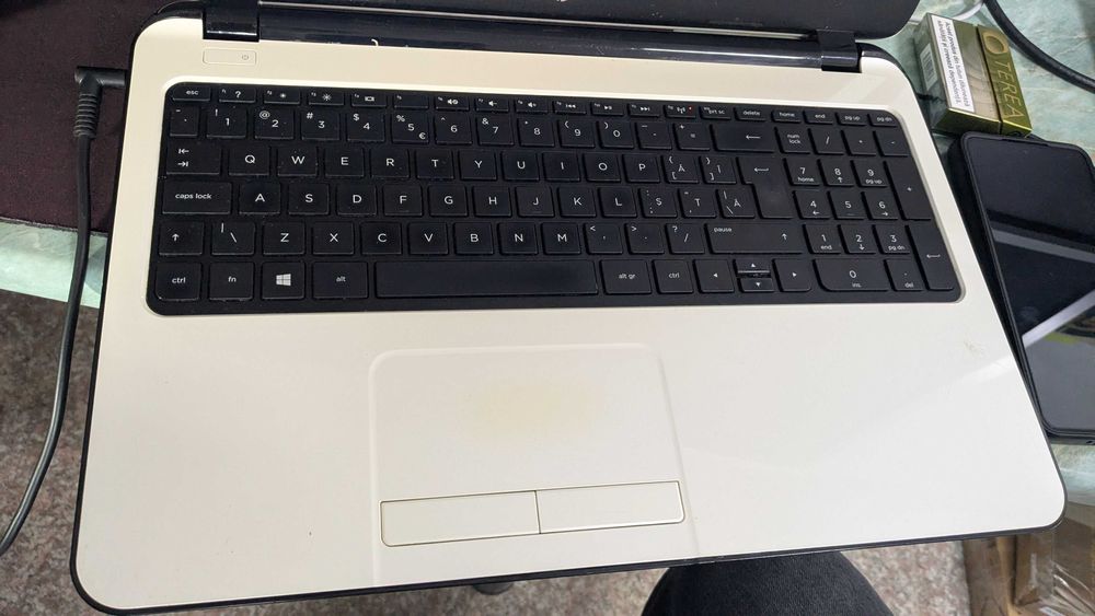 Laptop HP 15 functional - cititi descrierea