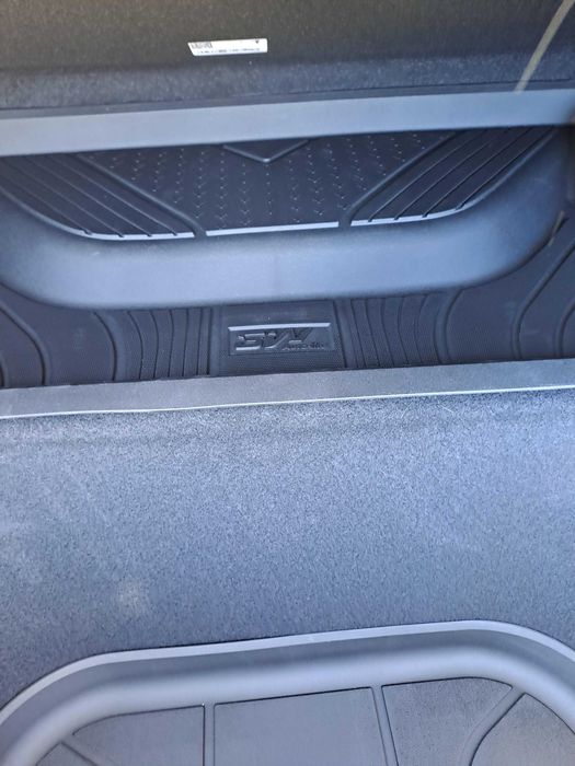 3д гумени стелки за Tesla Model Y Juniper 2025