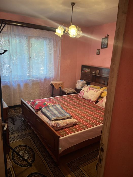 Vind apartament 2 camere zona Mall-9mai