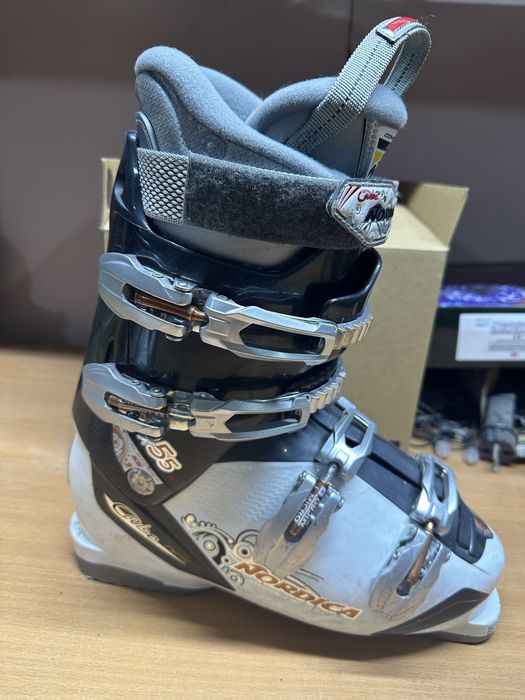 Горнолыжные ботинки