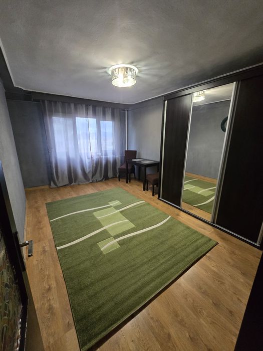 Inchiriez ap 2 camere centru PF