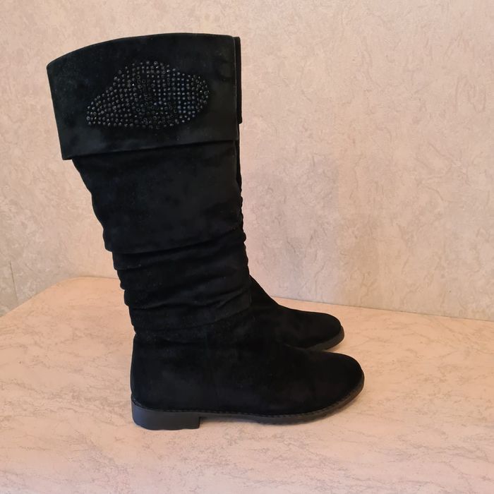 Зимние натуральные замшевые сапоги б/у, размер 40