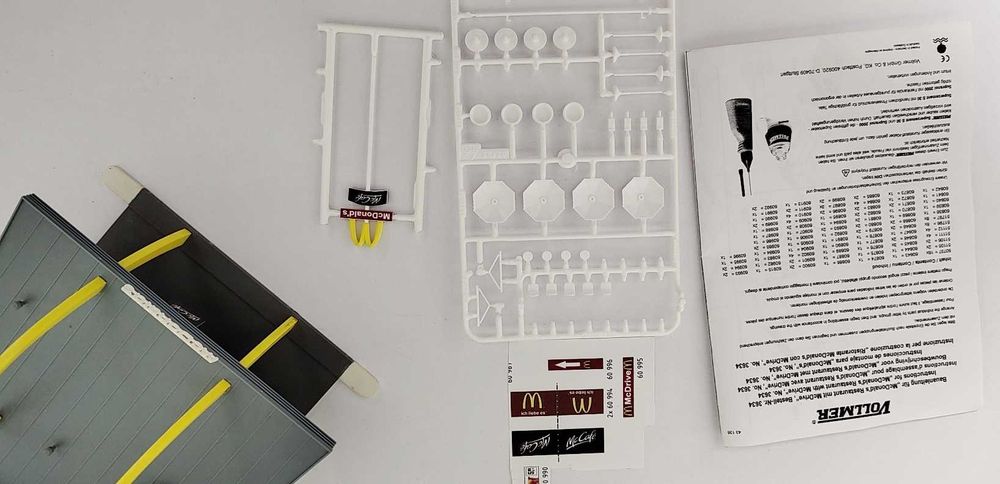 Macheta fast food diorama McDonalds McDrive H0 1:87 Vollmer 3634