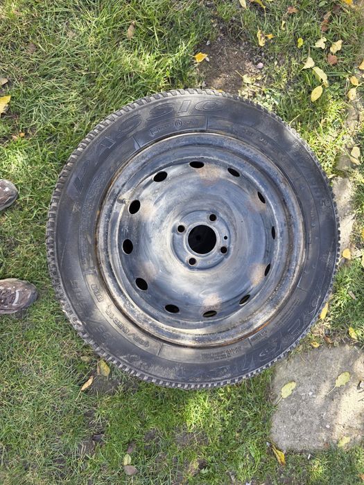 Vând Roti  185/65 R15 
150 de lei toate 3 
Jante de tabla