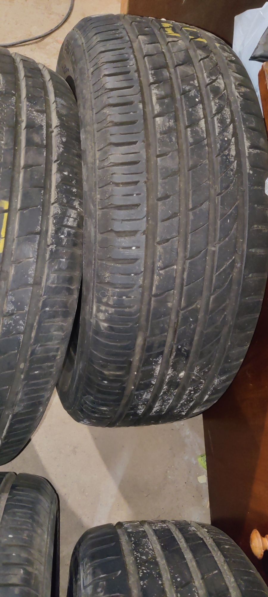 Летни гуми 215/55 R17