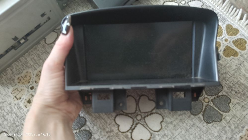 Продам штатную магнитолу на Шевроле Круз с большим экраном