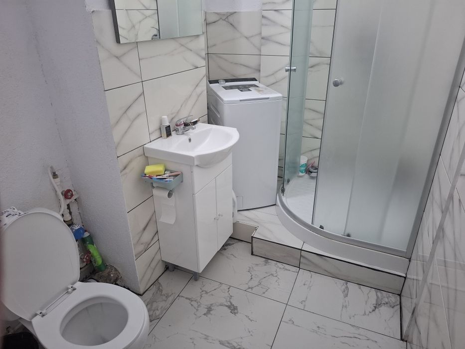 Închiriez apartament