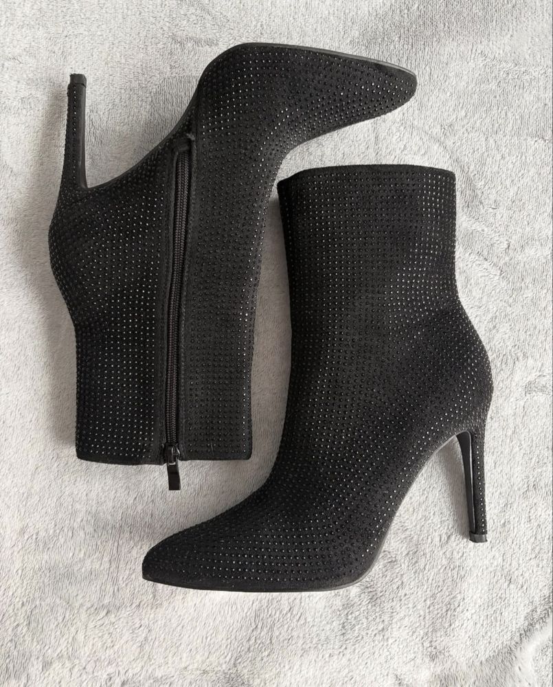 Боти и ботуши Zara, Bershka, DeeZee