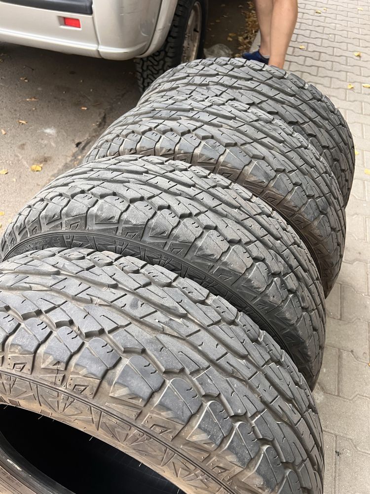 АТ Гуми 235/70 16