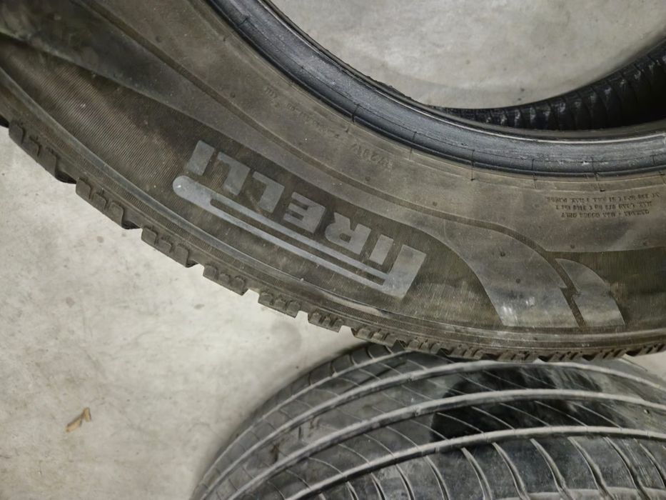 2 anvelope iarna Pirelli 235 60 18