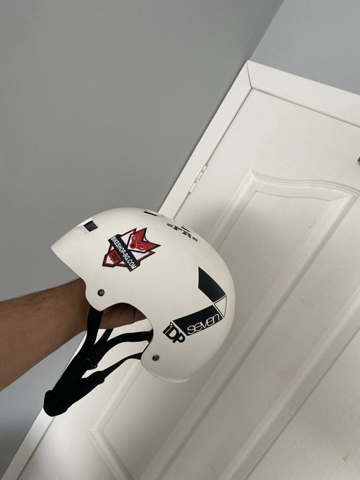 Велосипедна каска SEVEN