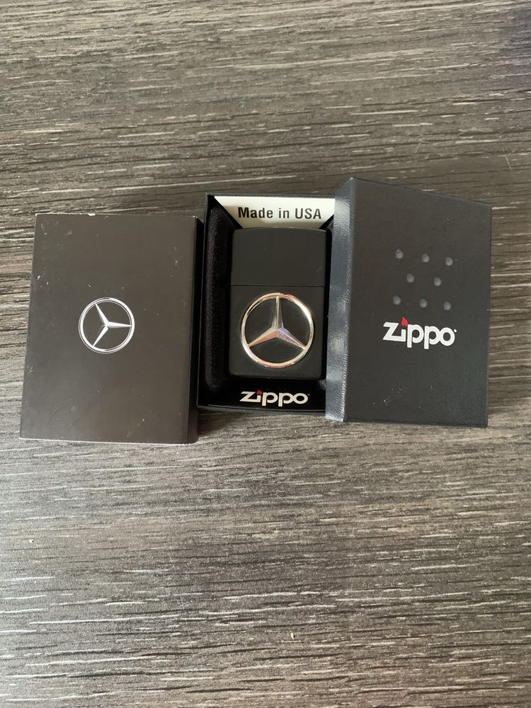 Bricheta Zippo Mercedes-Benz