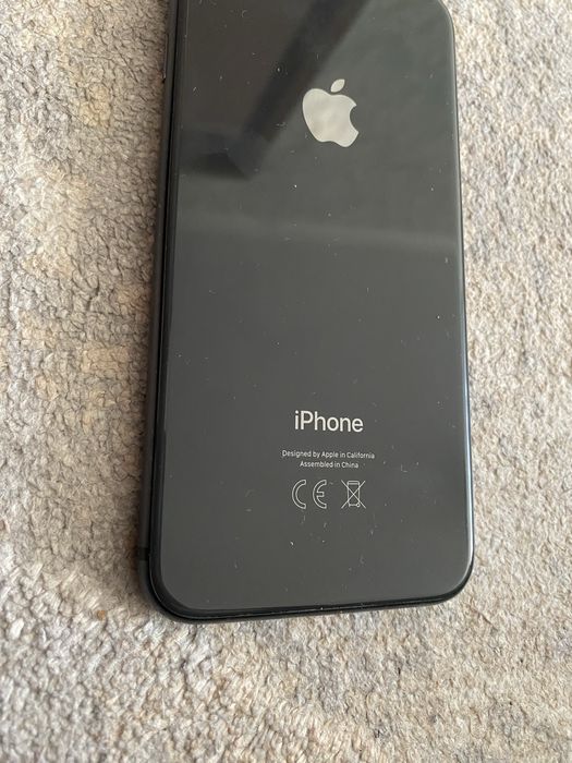 Iphone 8 в хорошем состояний