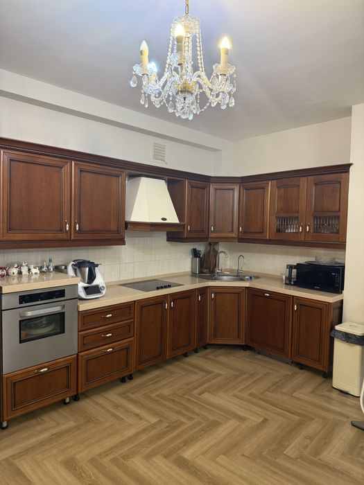 Продам кухонный гарнитур Жанна без техники