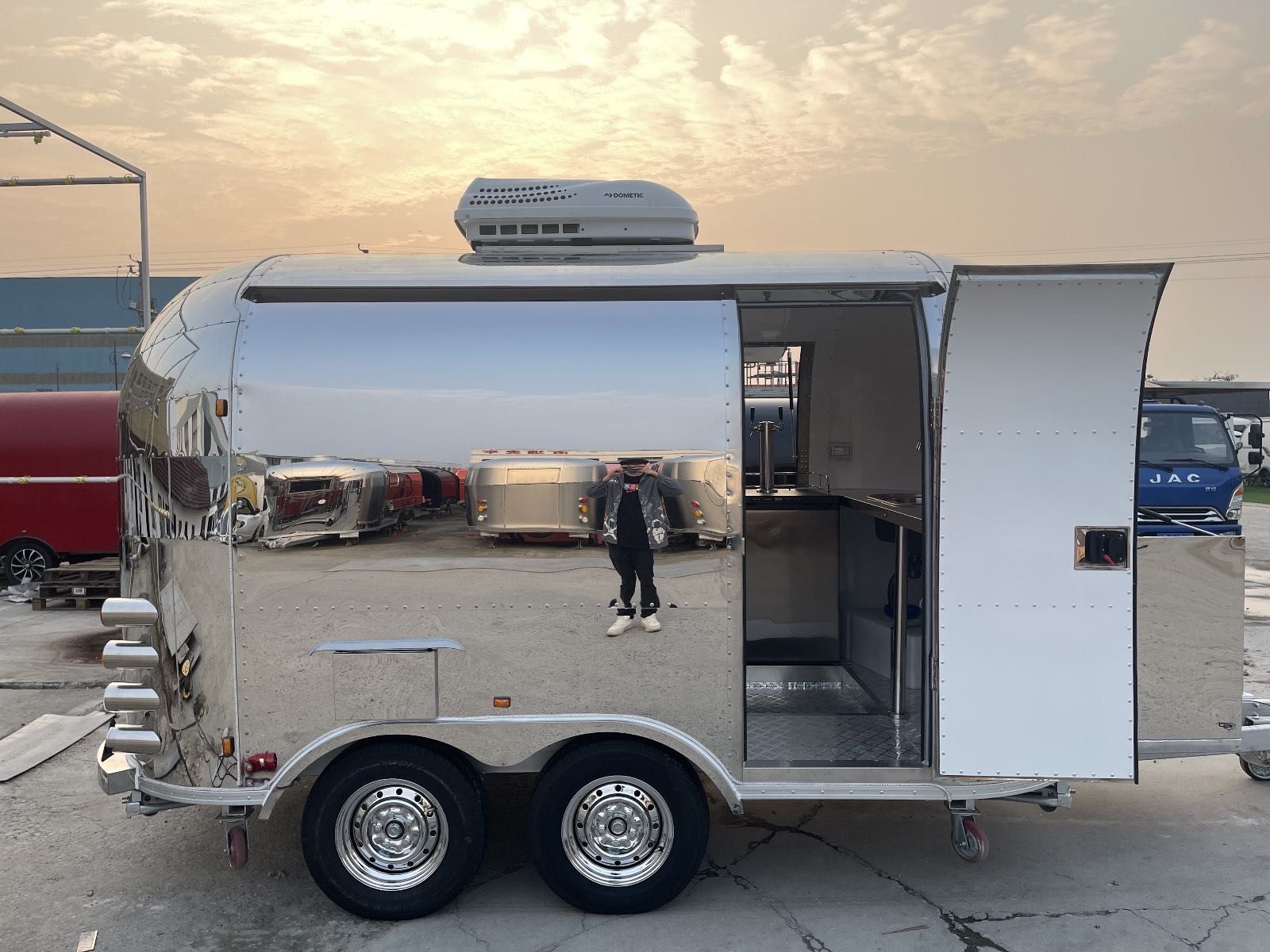 Rulota Food Truck afacere la cheie