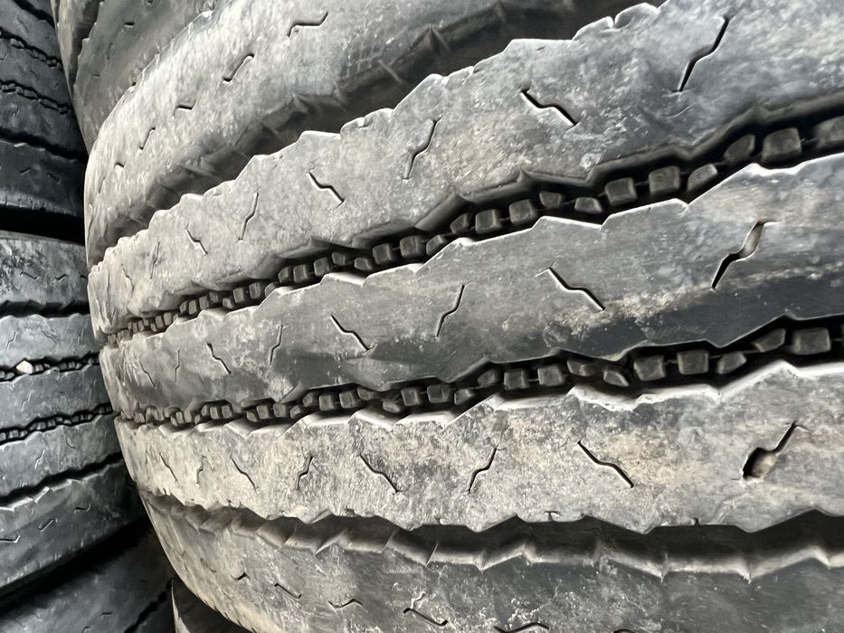 235/75/17.5 . 215/75R17.5