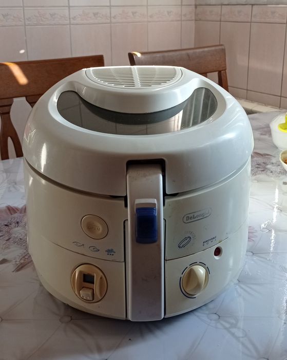 Фритюрница Delonghi