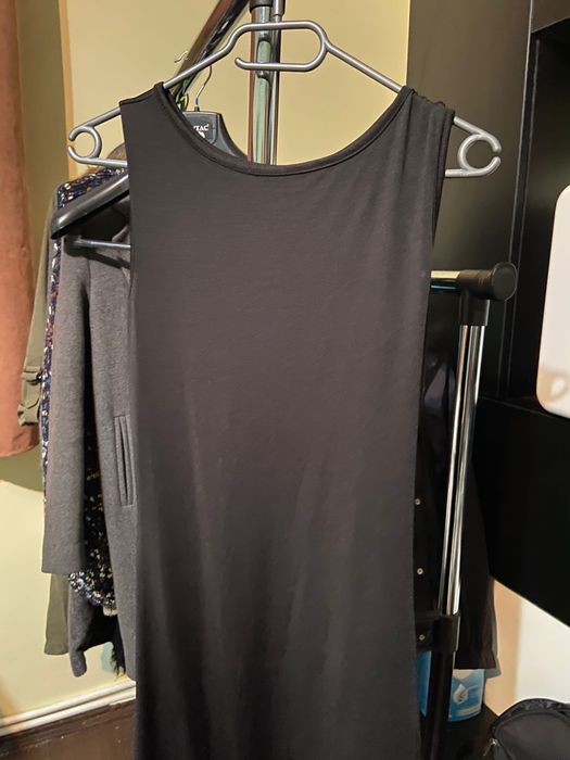 2 Rochii mulate pe corp pentru mărimea S