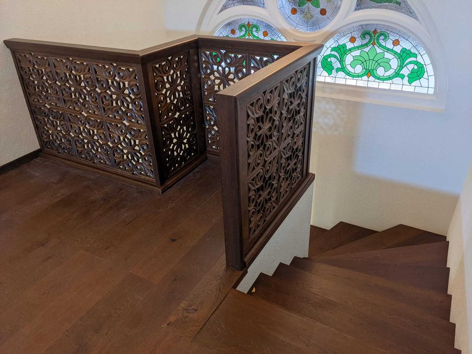 Scari din lemn masiv