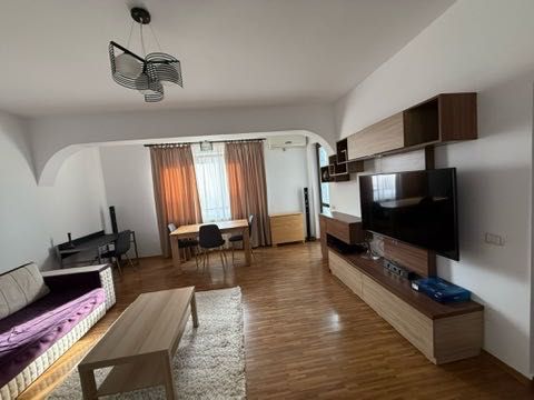 Apartament 2 camere spațios + Parcare