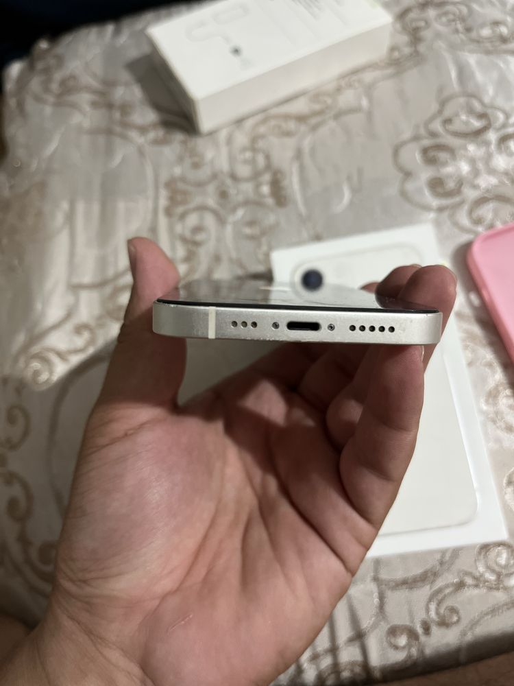 Продается Iphone 13 белый