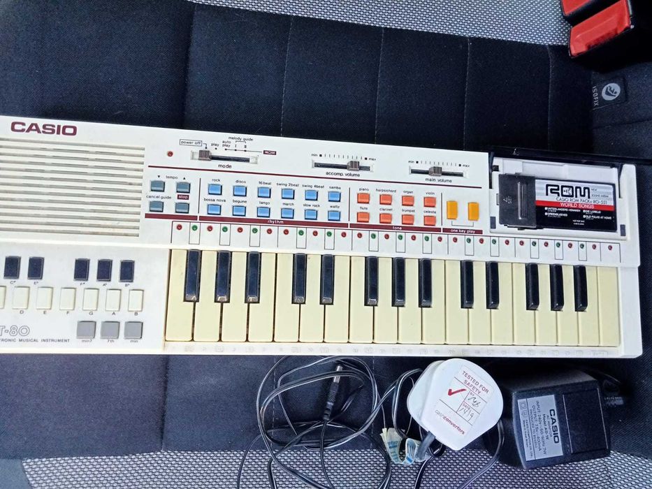 Orga/ Mini sintetizator CASIO PT 80