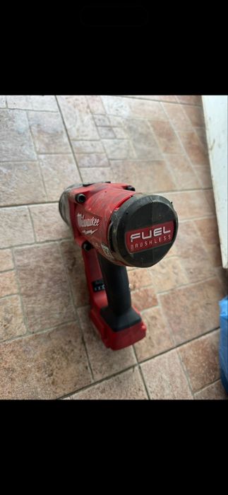 Milawaukee m18 defecta pret 450 lei