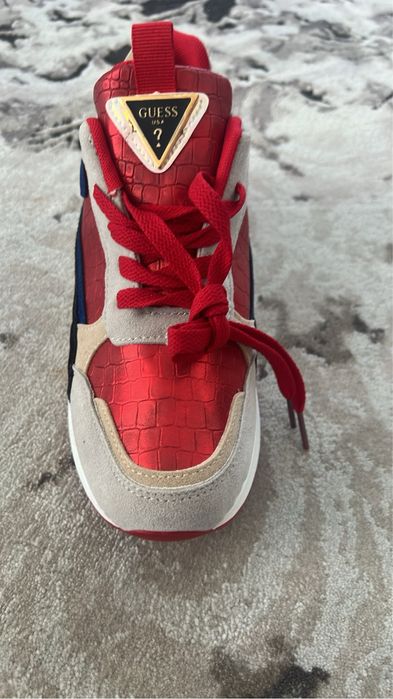 Adidasii marimi disponibile 39-40