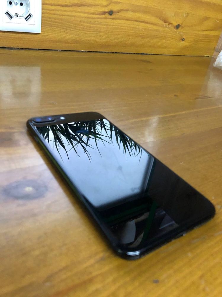 Продам IPhone 7 plus