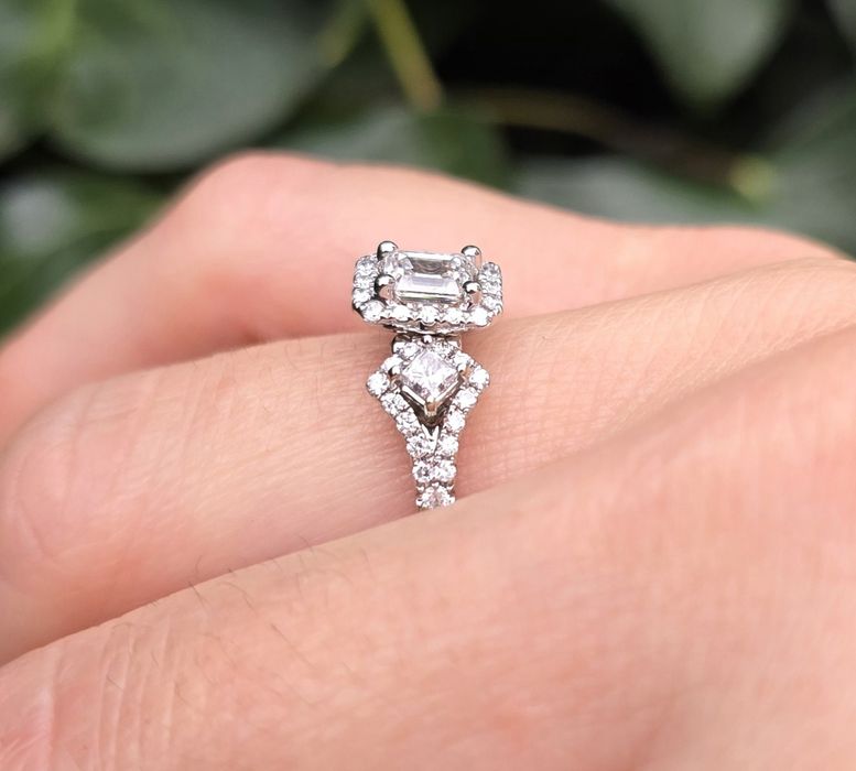 Inel din aur alb cu diamante naturale