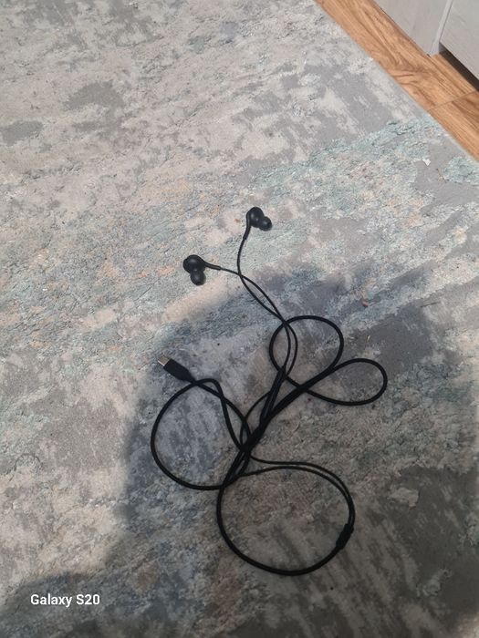 Căști cu fire samsung s20