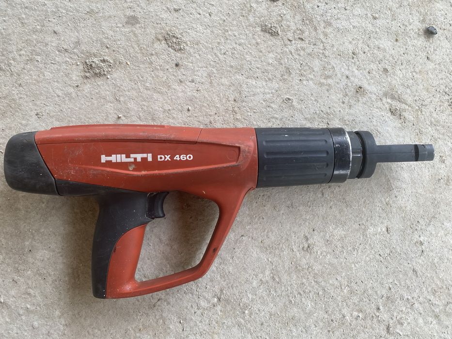 Pistol cuie Hilti dx460