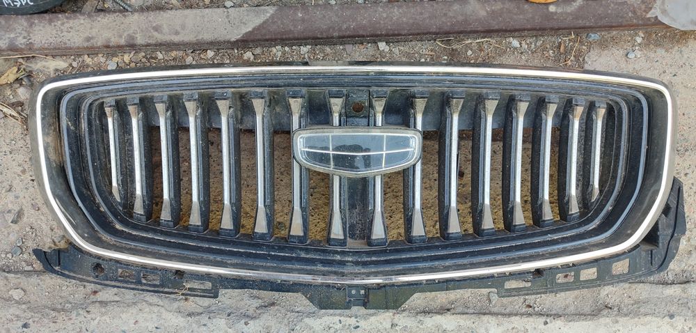 Решетка радиатора Geely Monjaro с эмблемой. Б/У
Приложение уже установ