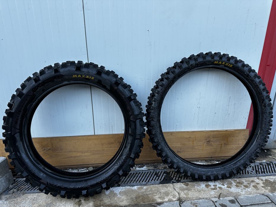 Гуми Максис 140/80-18 & 90/90-21