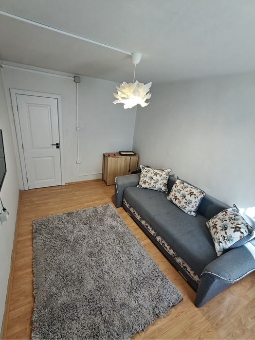 Inchiriez apartament cu 2 camere zona viziru pistruiatu