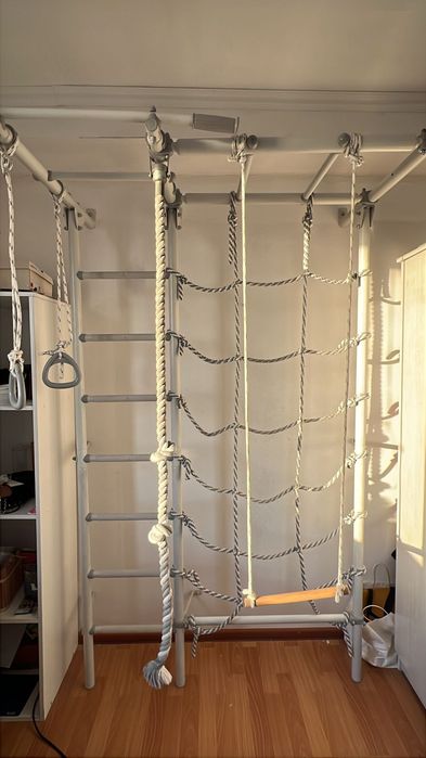 Шведская стенка в отличном состоянии