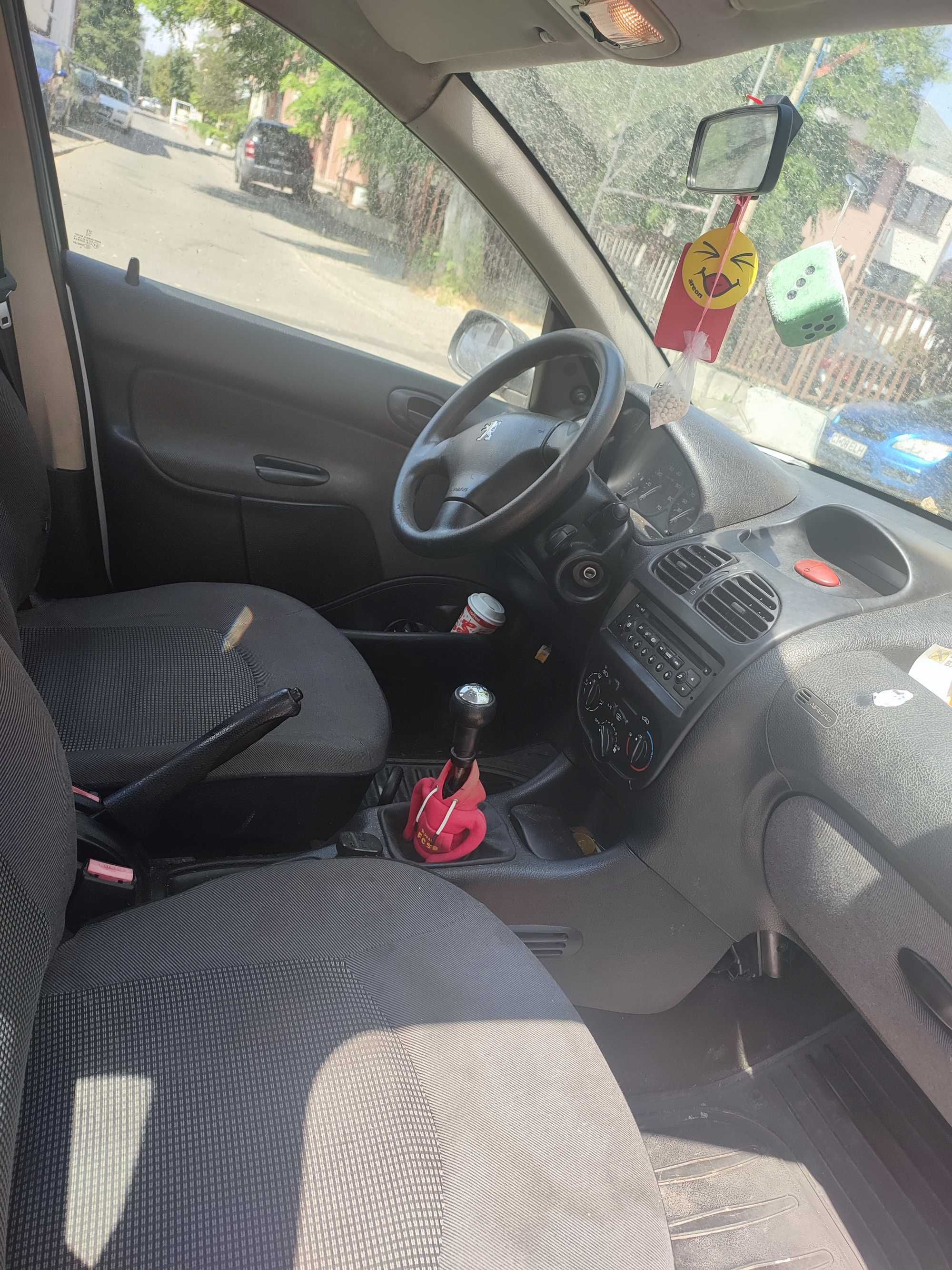 Peugeot 206 , 1. 4 benzină, 2007