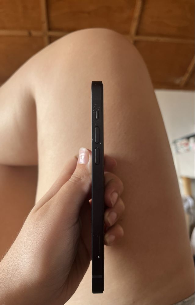 iPhone 12 в отлично състояние