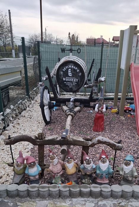 Caruta traditionala decorativa,pensiune,curte,restaurant etc