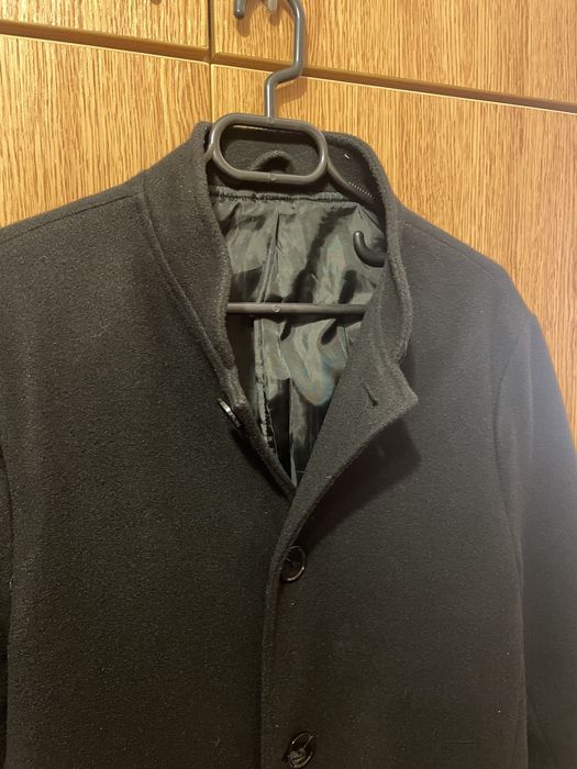 Мъжко черно палто Bershka M