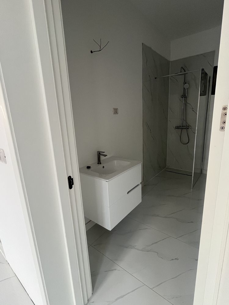 Casa la  cheia .Sens giratoriu Bariera Valcii. Toate utilitatile.